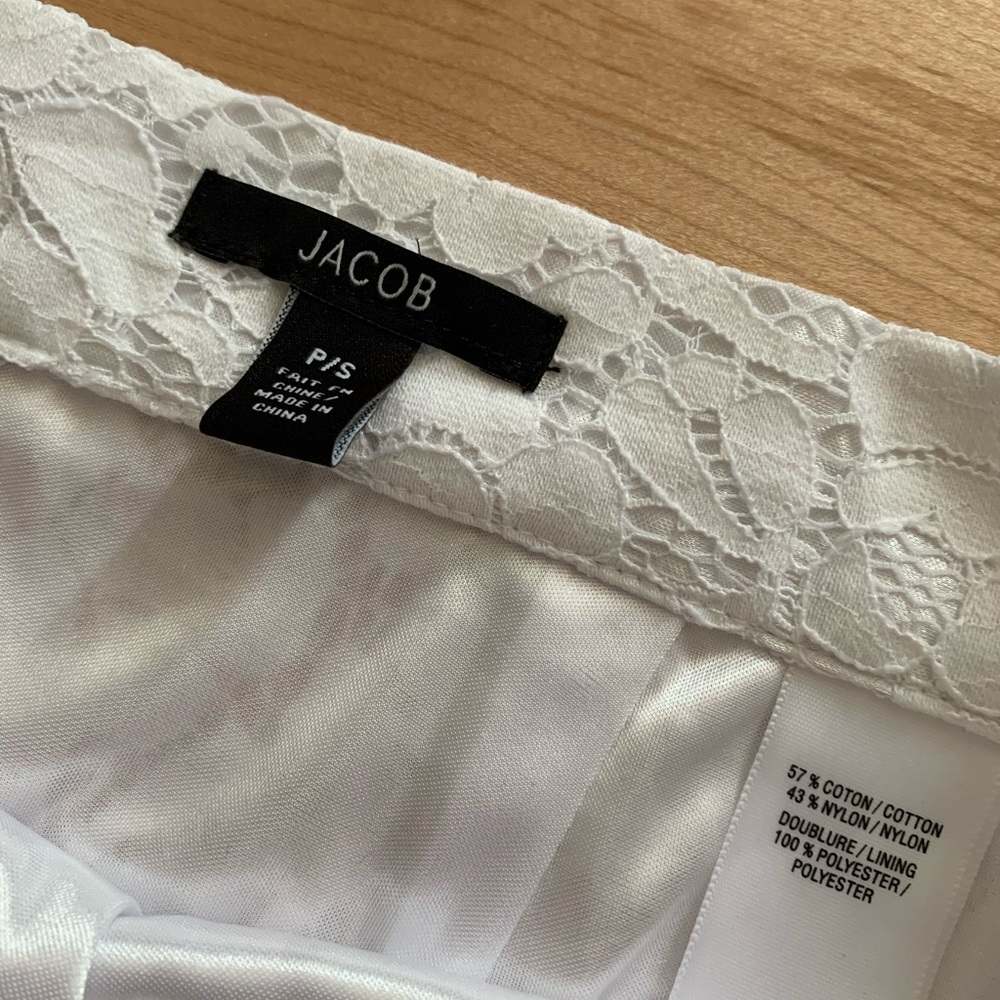 White Lace Mini Skirt - Sz Small - Picture 5 of 5